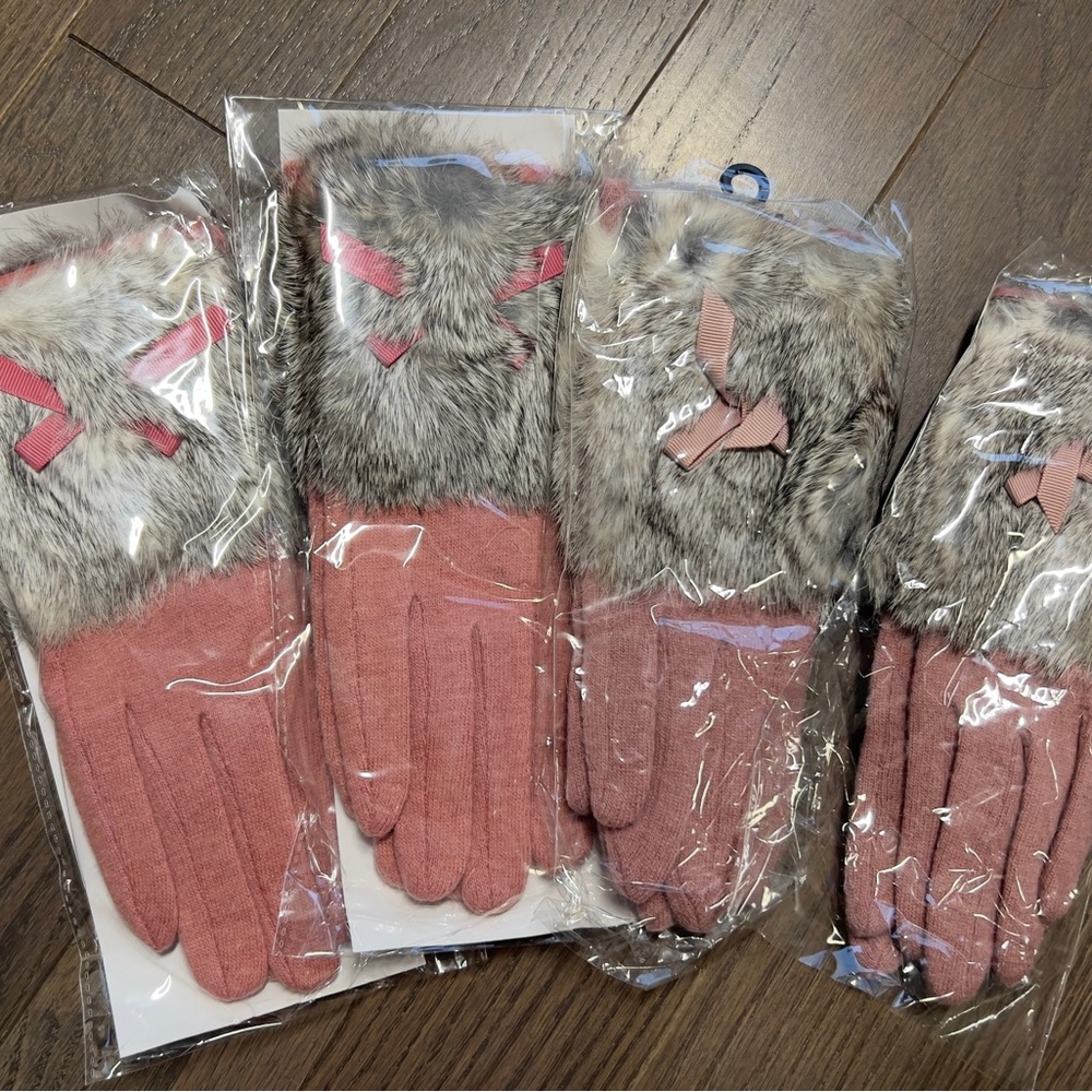 Gloves - Picture 10 of 14